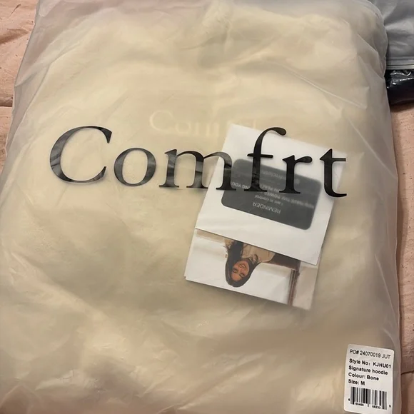 Signature Fit Hoodie - Picture 5 of 6